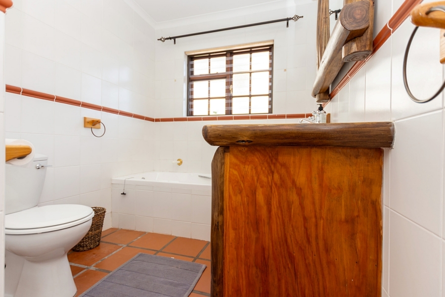5 Bedroom Property for Sale in Myburgh Park Western Cape